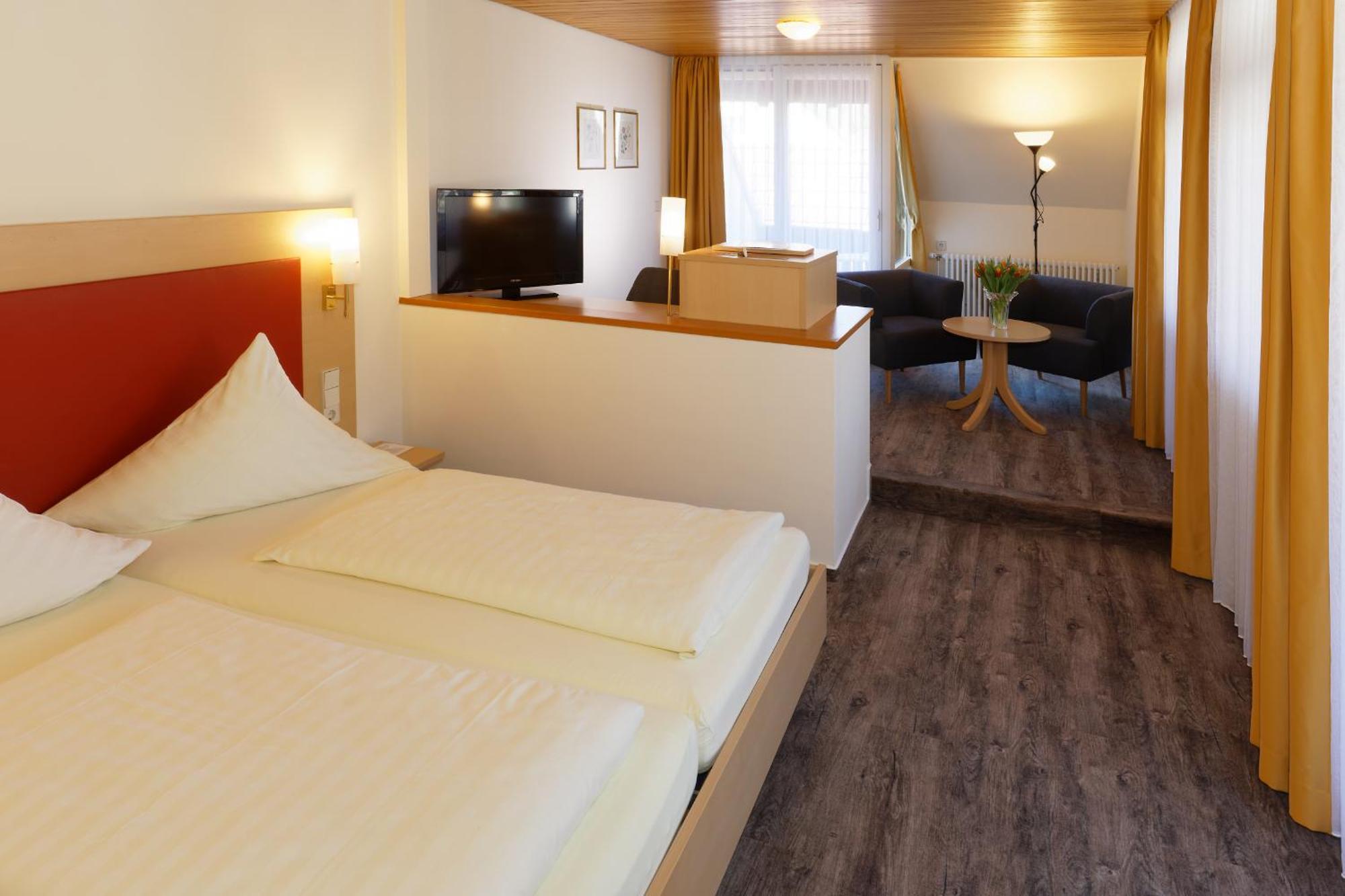 Hotel Hirschen Glottertal Exteriör bild