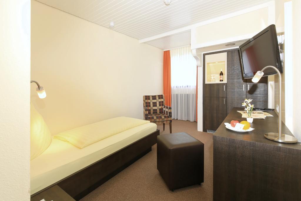 Hotel Hirschen Glottertal Exteriör bild